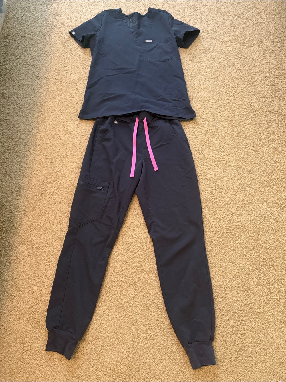 Figs Black Jogger Scrub Pants XXS/P and Caterina top XXS with Pink Drawstrings